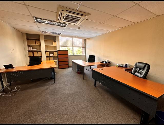 949M² OFFICE TO LET IN PARKTOWN